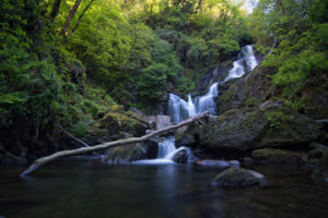 D15 P Torc waterfall v Irsku